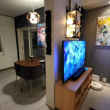 Superb And Central Place! Airb&b Favorite Apartment